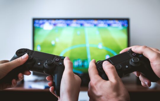 3 Ways to Use Video Games in a Dental Office to Relax Kids